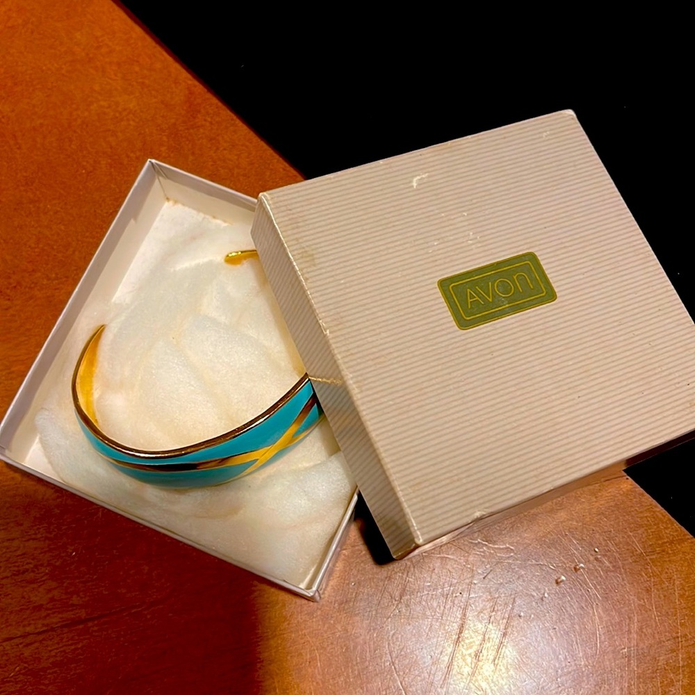 Like new Vintage Avon Cuff “Fashion Pastel Bracelet” 1987, turquoise & gold tone